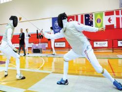 Kılıçlar madalyaya uzandı