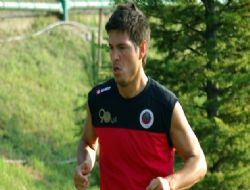 Gençler Milan'ı yolladı