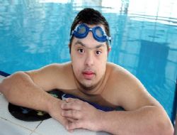 O şimdi madalya avcısı