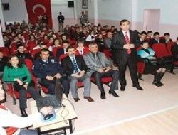 Liselilere terör paneli