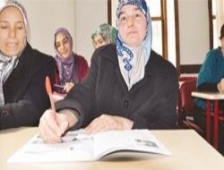 Yabancı gelin için 52'sinde dil öğrendi