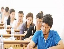 Babalar seçiyor çocuklar okuyor