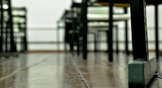 Bakan Tekin'den Gazi İlkokulu'na ziyaret