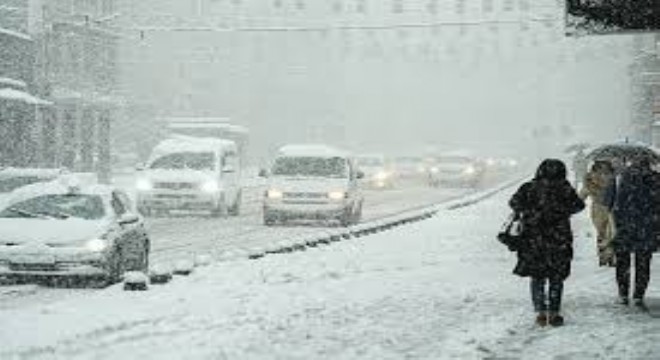 Doğu ve Batı'da Kış Etkisini Gösterdi