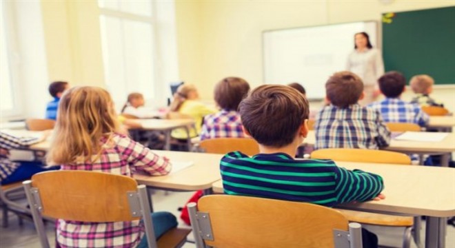 İngiltere'de öğrenciler kontrollü şekilde eğitime devam etti