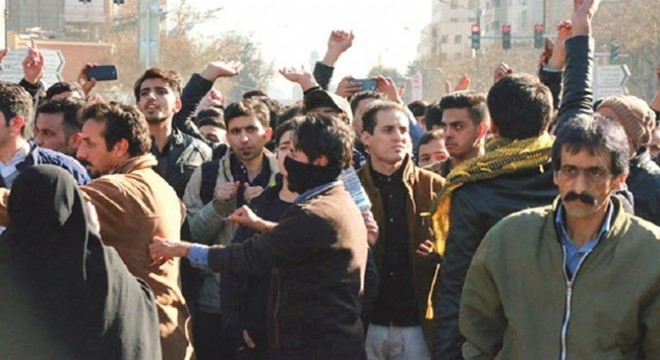 İran'da rejim yanlıları 'karşı eylem' düzenledi