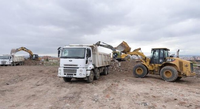 Önder'den 4 bin kamyon moloz toplandı