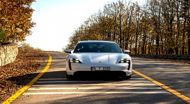 Porsche, tüm elektrikli otomobiller için Türkiye'ye şarj ağı kurdu