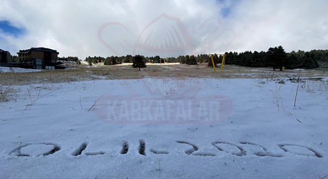 Uludağ'a sezonun ilk karı düştü