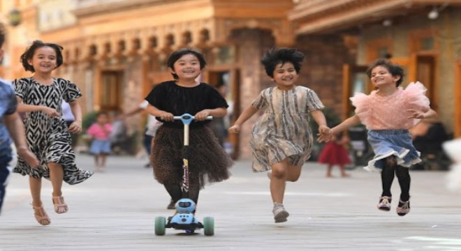 Xinjiang Uygur Özerk Bölgesi'nin nüfusu, 10 yılda yüzde 18,5 arttı