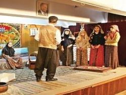 Öğrenciler'den ‘Töre' oyunu