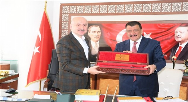 Bakan Karaismailoğlu'dan Gürkan'a ziyaret